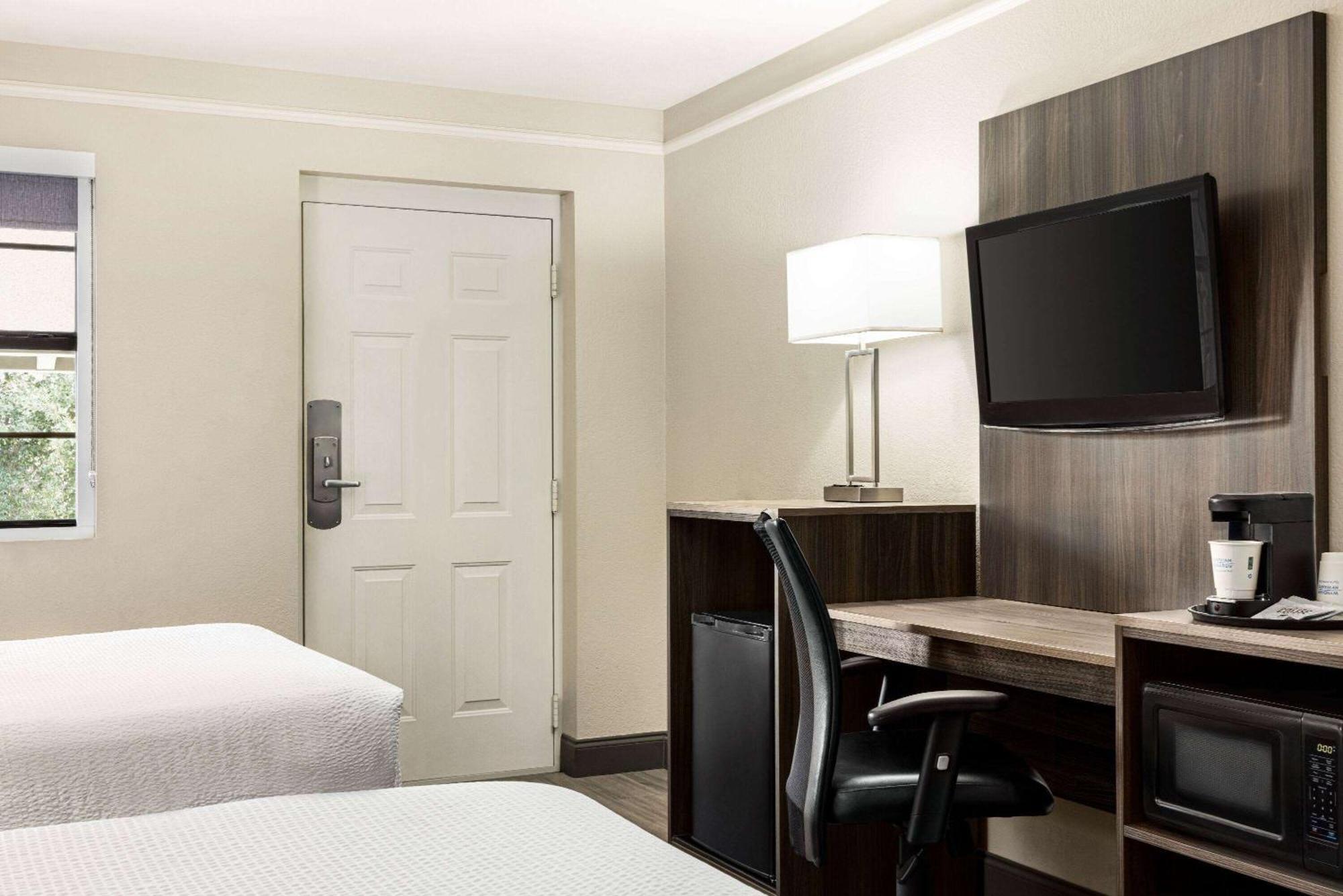 La Quinta Inn By Wyndham San Antonio Lackland מראה חיצוני תמונה